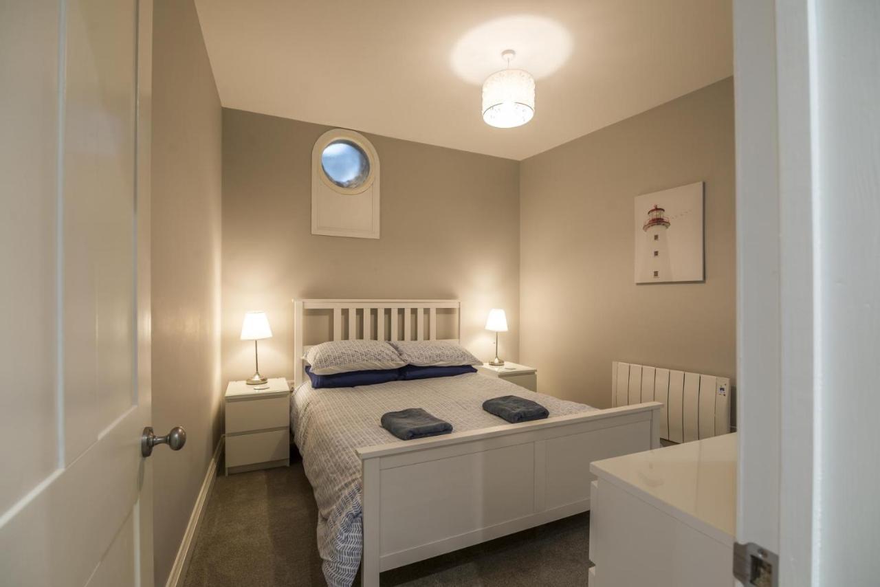 Sea Legs - 2 Bedroom Apartment - Tenby Eksteriør billede