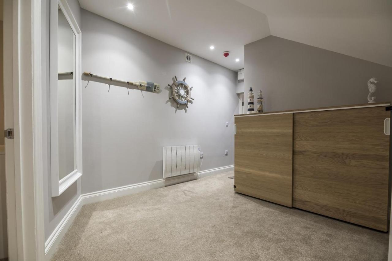 Sea Legs - 2 Bedroom Apartment - Tenby Eksteriør billede