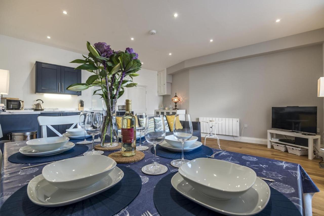 Sea Legs - 2 Bedroom Apartment - Tenby Eksteriør billede