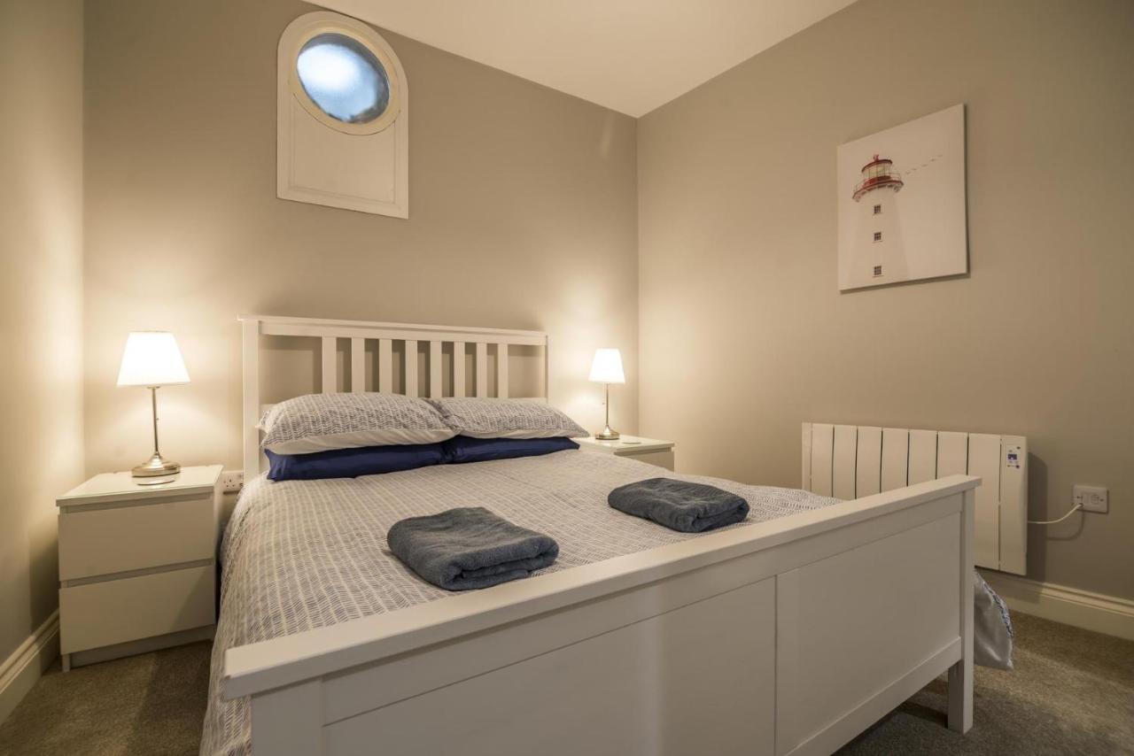 Sea Legs - 2 Bedroom Apartment - Tenby Eksteriør billede