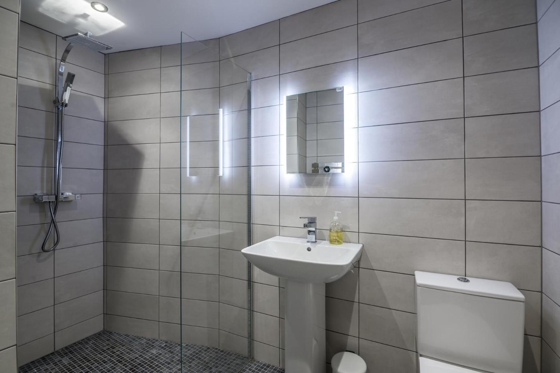 Sea Legs - 2 Bedroom Apartment - Tenby Eksteriør billede