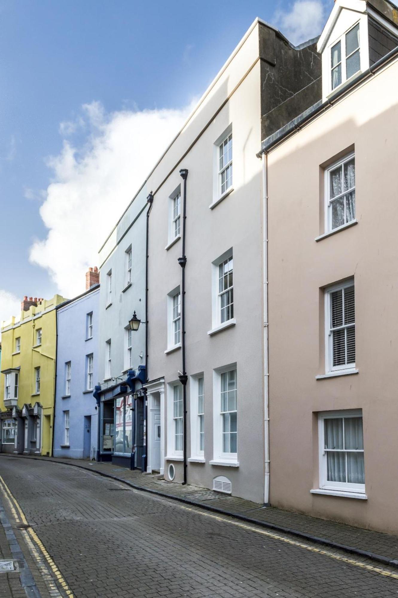 Sea Legs - 2 Bedroom Apartment - Tenby Eksteriør billede