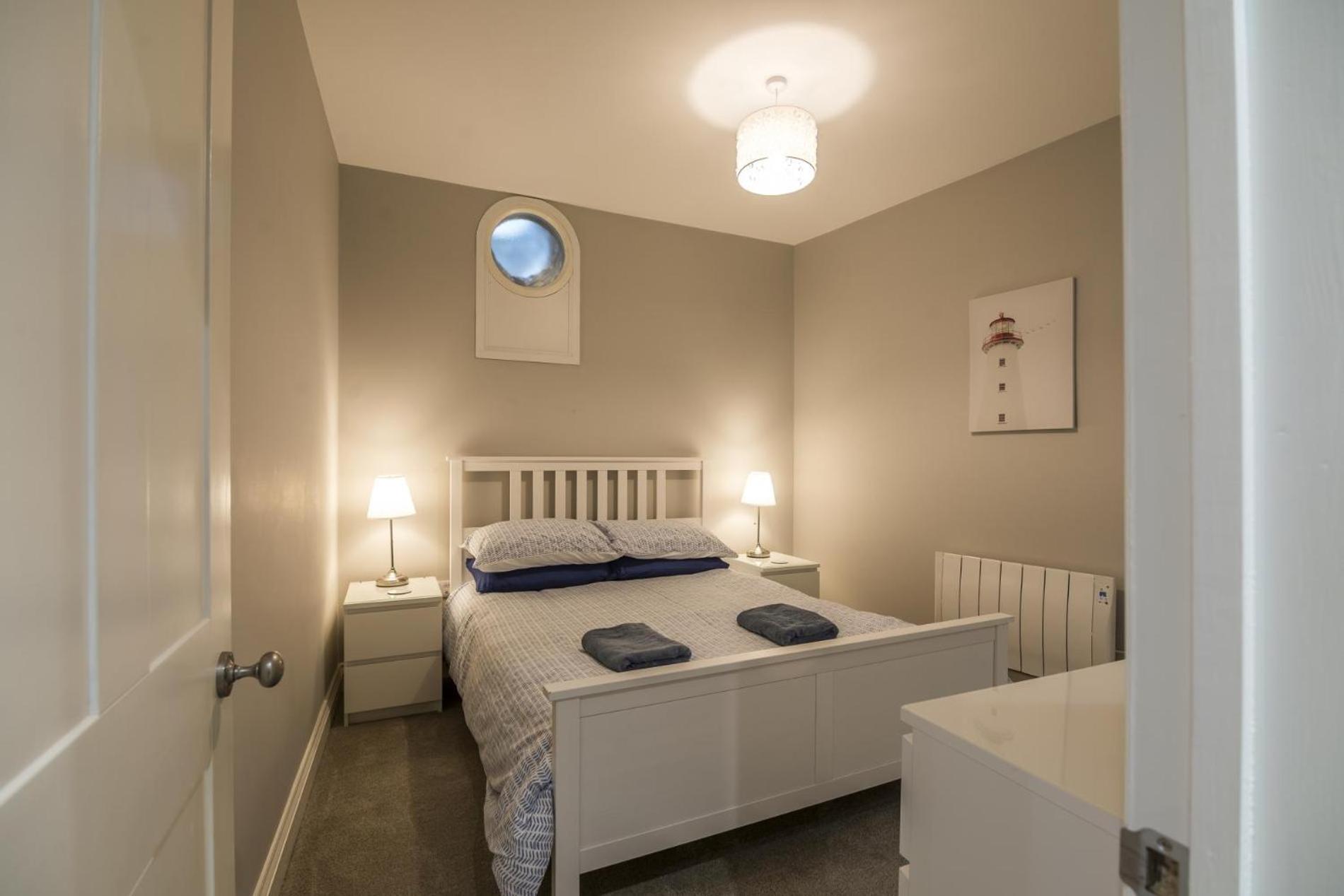 Sea Legs - 2 Bedroom Apartment - Tenby Eksteriør billede